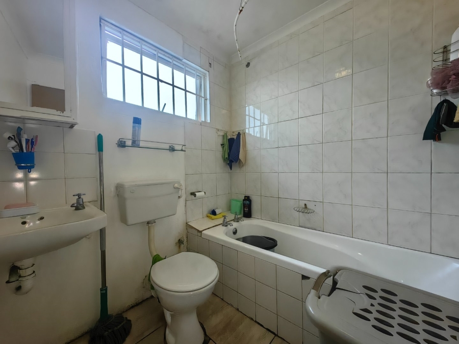 4 Bedroom Property for Sale in Colorado Park Western Cape